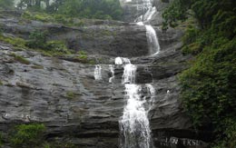 cheeyappara-waterfalls-idukki