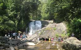 lakkam-waterfalls-munnar