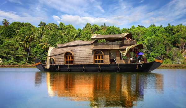 Alleppey-houseboats